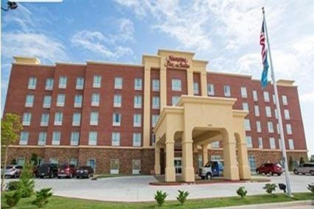 Hampton Inn & Suites Oklahoma City Airport Экстерьер фото