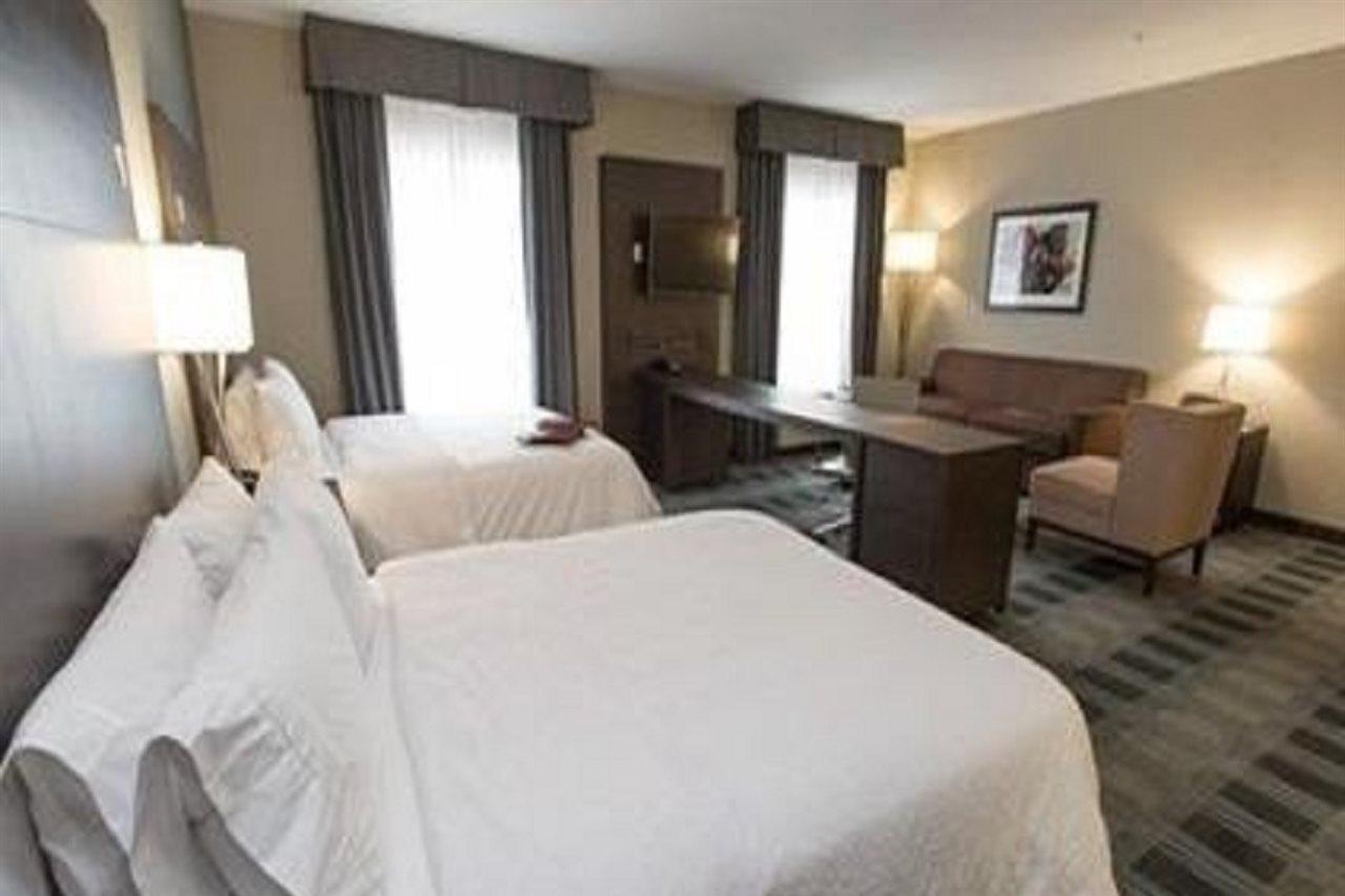 Hampton Inn & Suites Oklahoma City Airport Экстерьер фото