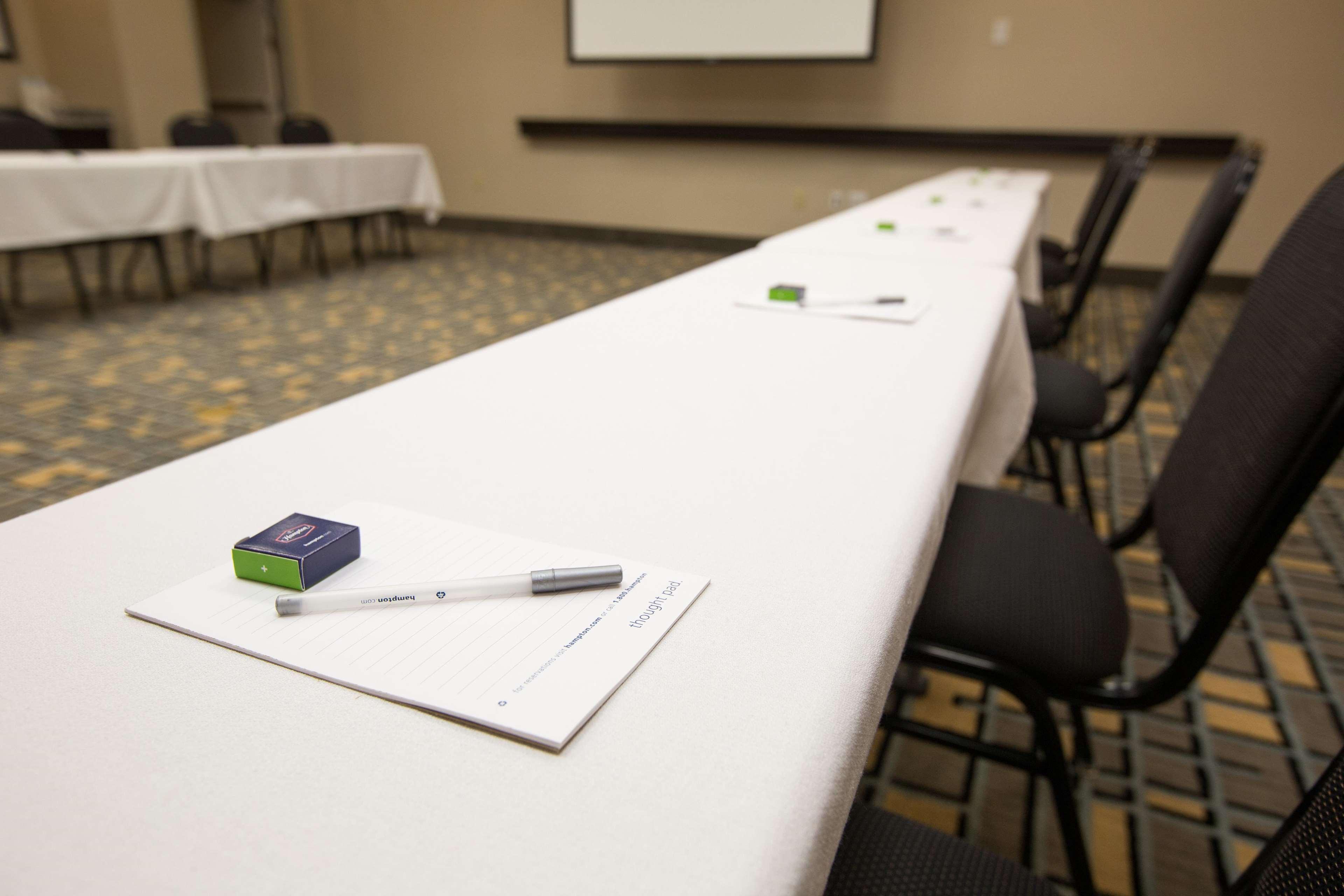 Hampton Inn & Suites Oklahoma City Airport Экстерьер фото