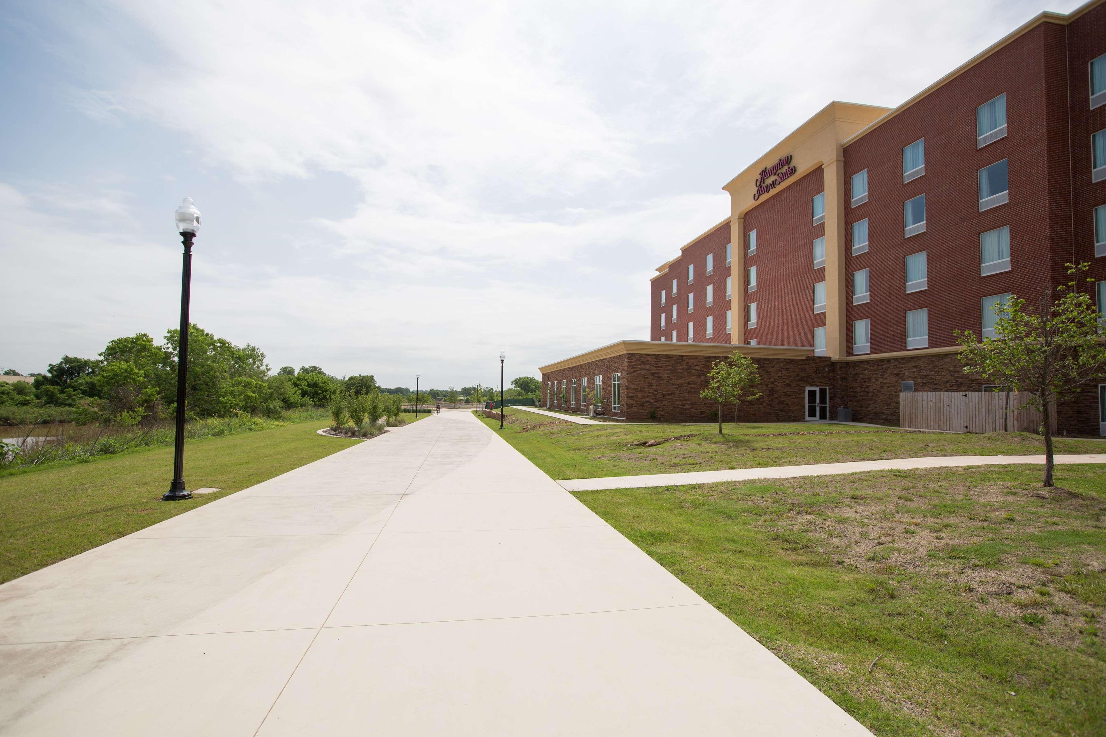 Hampton Inn & Suites Oklahoma City Airport Экстерьер фото