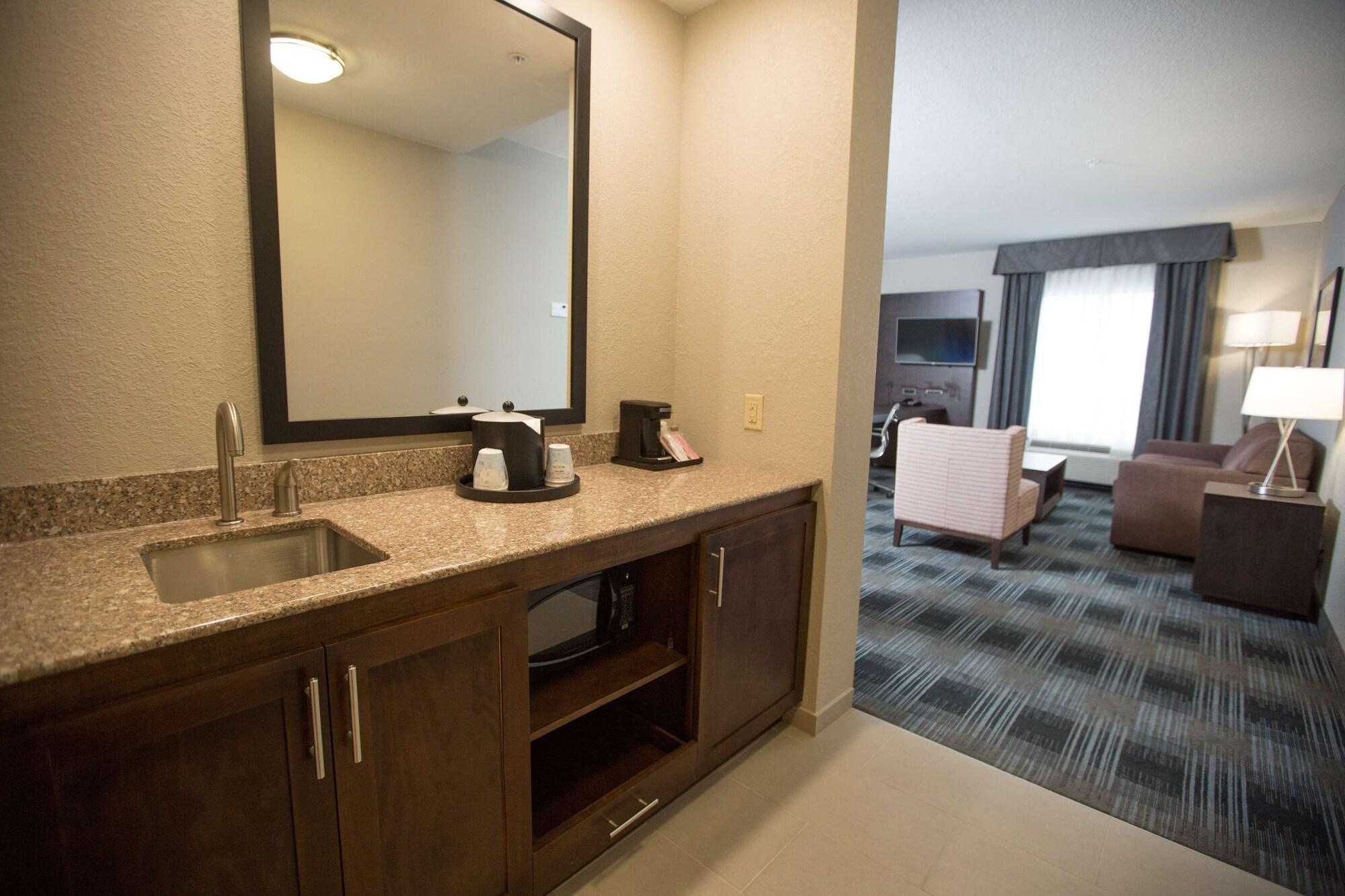Hampton Inn & Suites Oklahoma City Airport Экстерьер фото