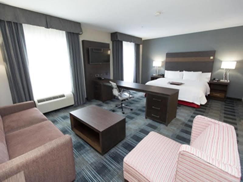 Hampton Inn & Suites Oklahoma City Airport Экстерьер фото